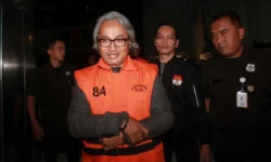 rangkap jabatan pejabat pajak